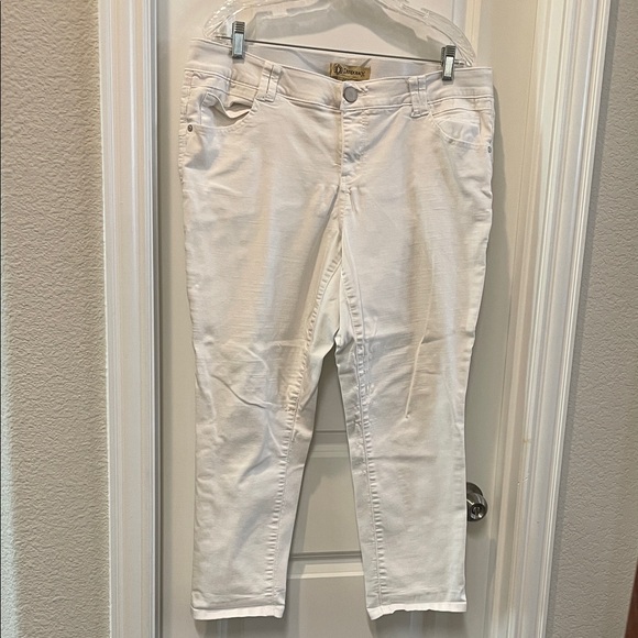 Democracy Denim - Democracy Women's Cropped White Jeans